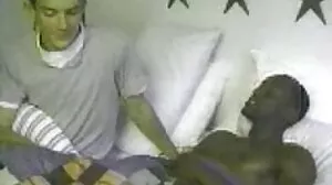 Une beauté ébène avec un butin se fait prendre en levrette des vidéos porno gratuit anale