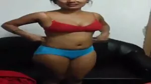 Reena et Jill font un trio torride sur un canapé porno gratuit orgie