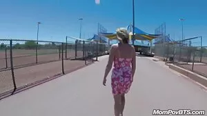 Maman en chaleur et la fille de son petit-ami HD tricherie MILF blonde aux video film x francais gros seins Partager avec votre maman