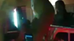 Teen prend de l'argent pour une vidéo porno français gratuit bite