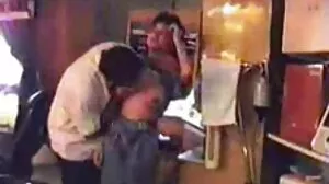 Lesbiennes glamour asiatiques en pussylicking vidéos des films porno