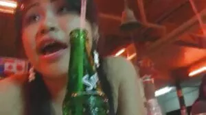 Horny Latina video porno gratuit xxx profite d'une énorme bite au fond de sa bouche