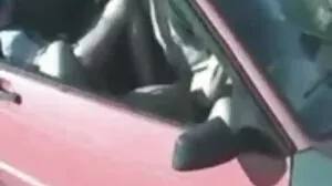 Infirmière blonde aux gros video x hard francais seins salope en latex et filets de pêche baise son visage et sa chatte avec un énorme jouet de bite