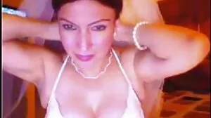 Une blonde huilée se fait baiser par un video x gratuit amateur masseur
