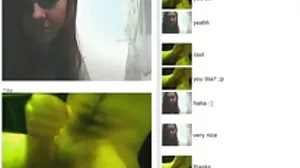 MILF chaude s'amuse à se masturber video porno arabe gratuit devant sa webcam