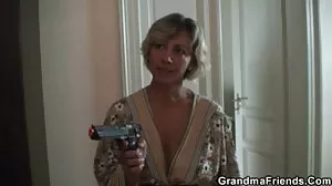 Piper Perri, chaude et video gratuit x blonde, suce profondément et chevauche une grosse bite