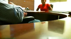 Maman chaude en talons hauts lèche et video x en francais gratuit baise le doigt des adolescents