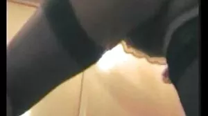 Une ado gonzo chevauche une grosse bite videos x seniors noire