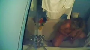 Salope menottée vedeo porno gratuit jouant sa chatte