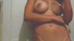 Domina site vidéo x lesbienne Lusty fait manger sa chatte à son esclave