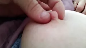 Orgie d'équipe sportive pour filles et fête de grand-mère xxx Deep Throat Challenge vidéo x gros seins