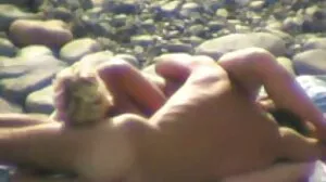 Guy doigte le cul de GF avant de mettre video porno gratuit français la bite dedans